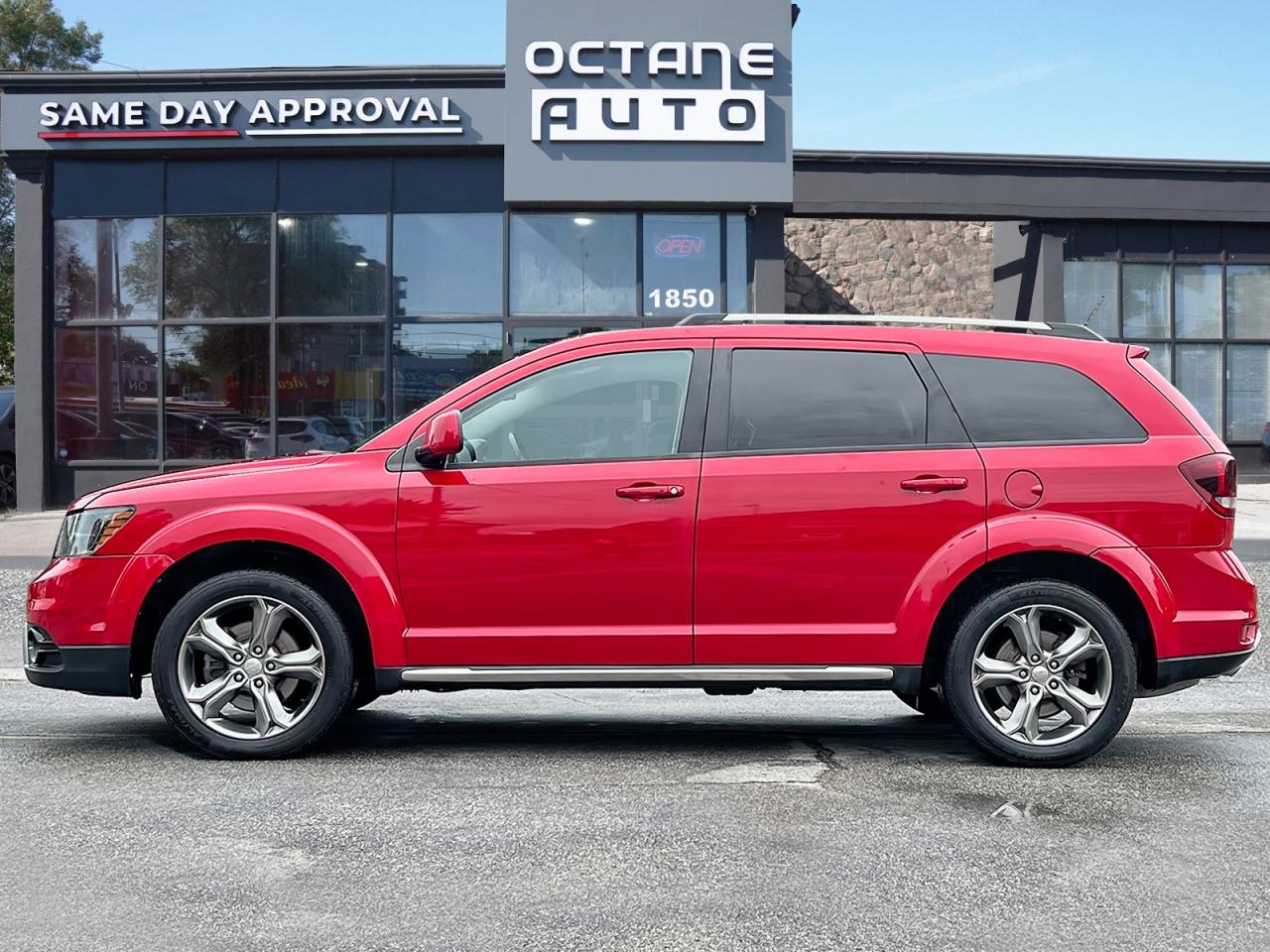 2017 Dodge Journey Crossroad Plus FWD - Photo #3