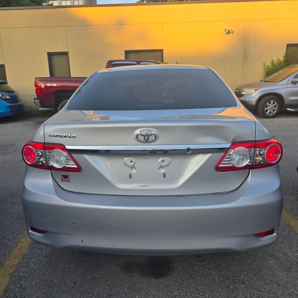 2013 Toyota Corolla CE Photo4