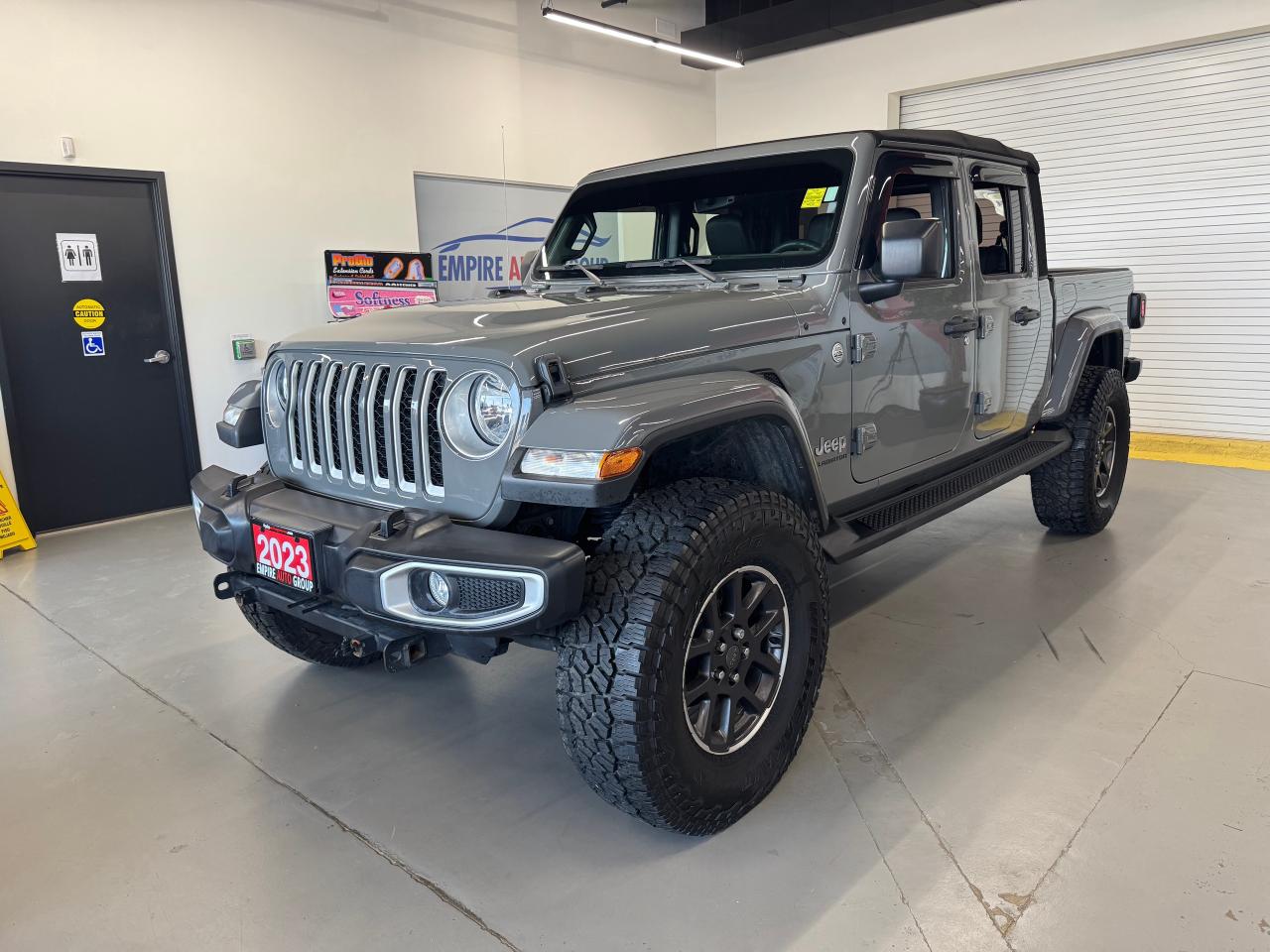 Used 2023 Jeep Gladiator OVERLAND CREW CAB SH for sale in London, ON