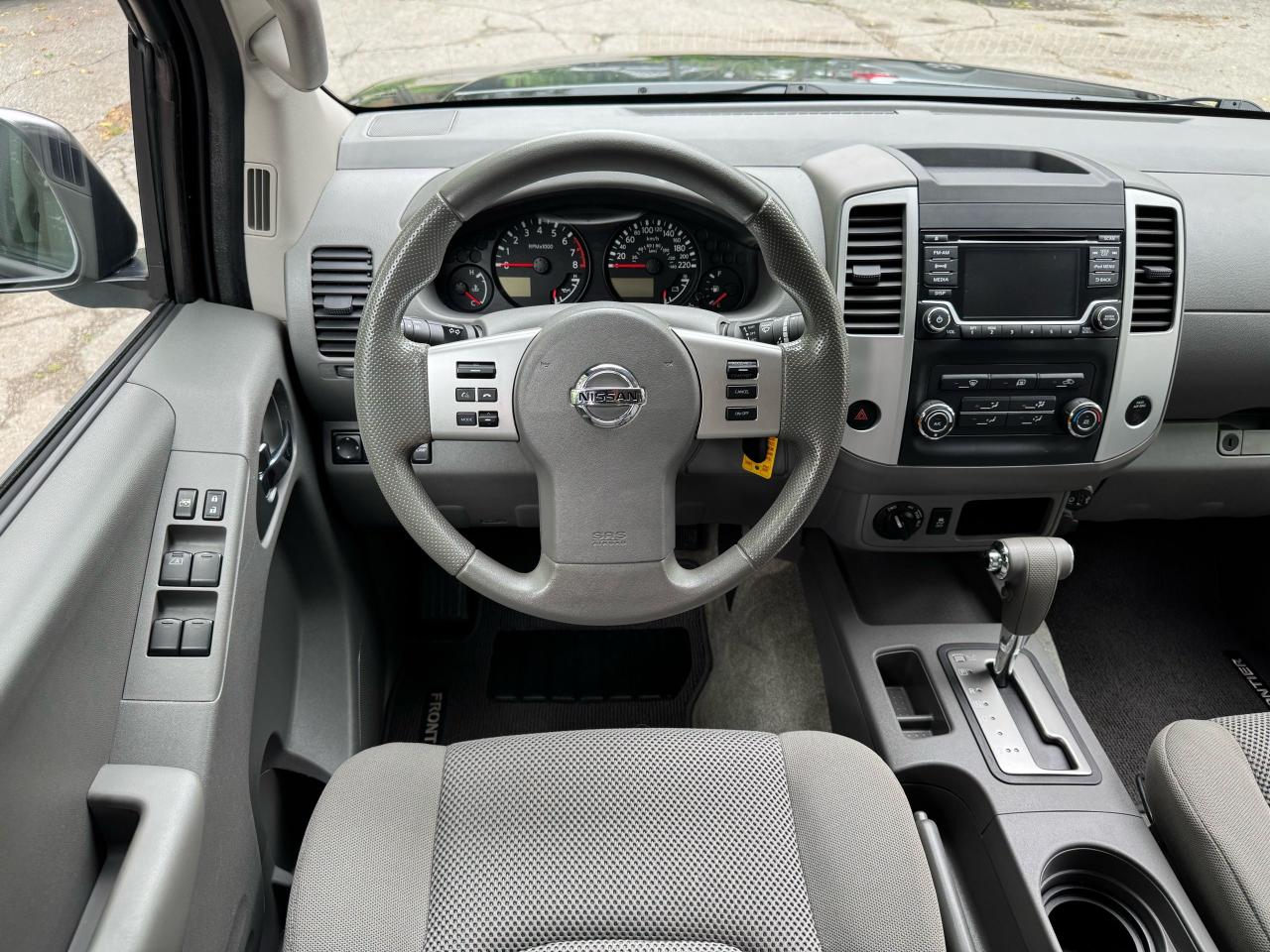 2017 Nissan Frontier SV CREWCAB - 4X4 - Photo #10