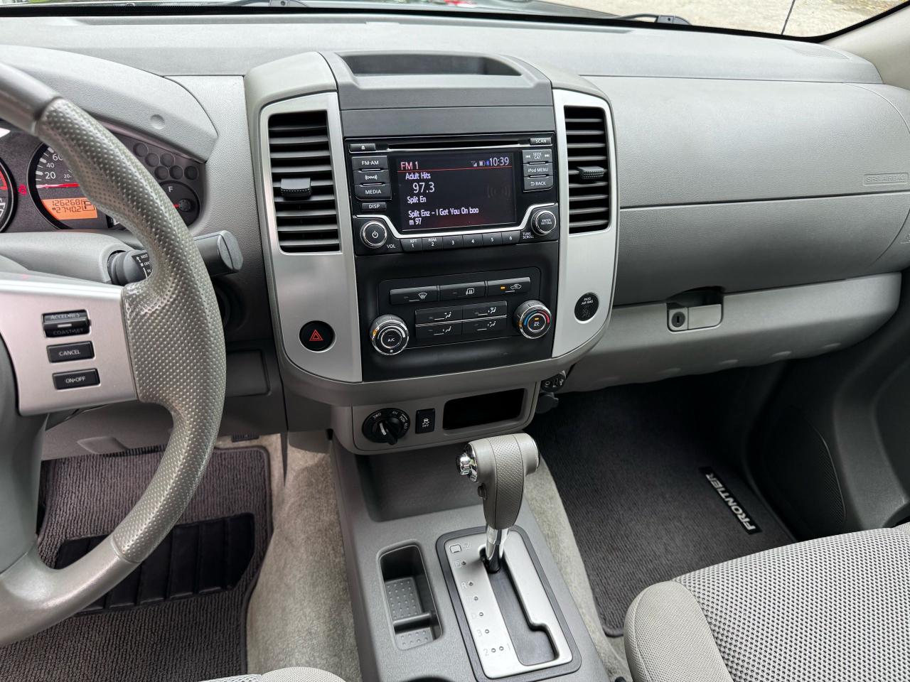 2017 Nissan Frontier SV CREWCAB - 4X4 - Photo #11