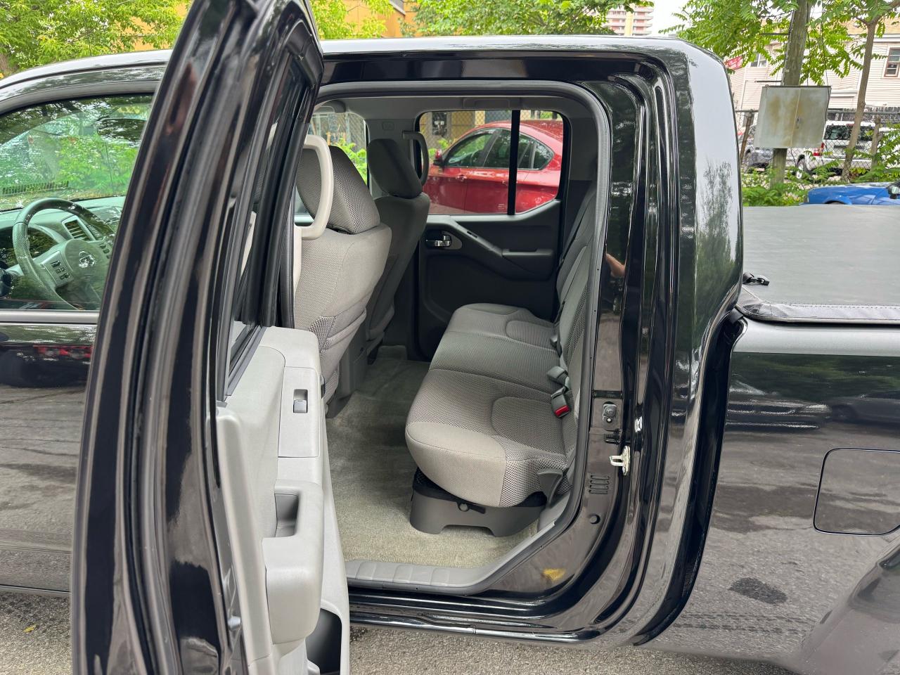 2017 Nissan Frontier SV CREWCAB - 4X4 - Photo #13