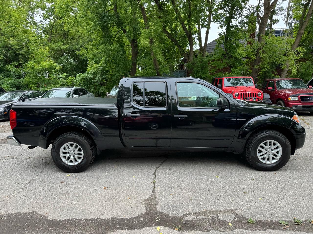 2017 Nissan Frontier SV CREWCAB - 4X4 - Photo #6
