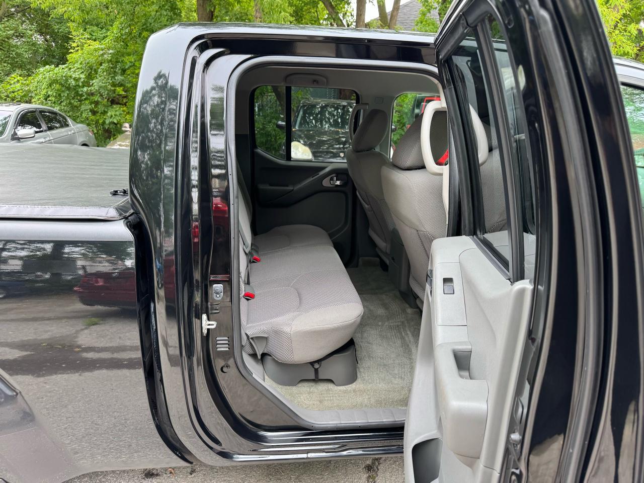 2017 Nissan Frontier SV CREWCAB - 4X4 - Photo #14
