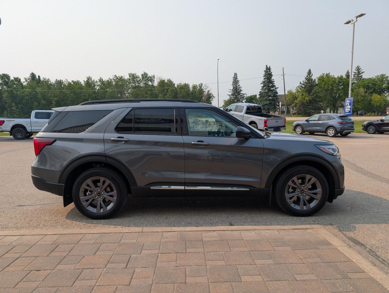 2025 Ford Explorer ACTIVE Photo4
