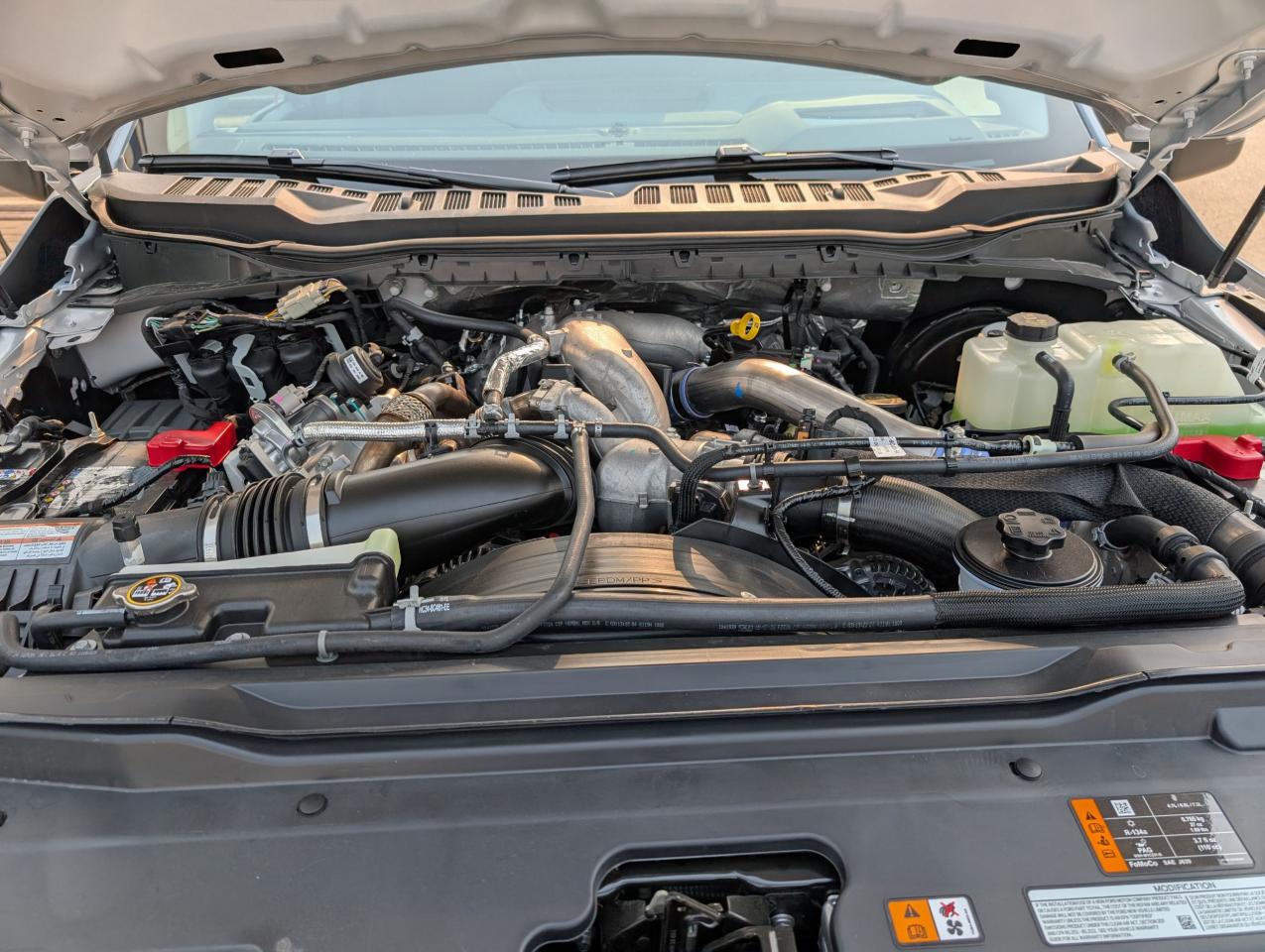 2025 Ford F-250 Super Duty SRW Lariat Photo5
