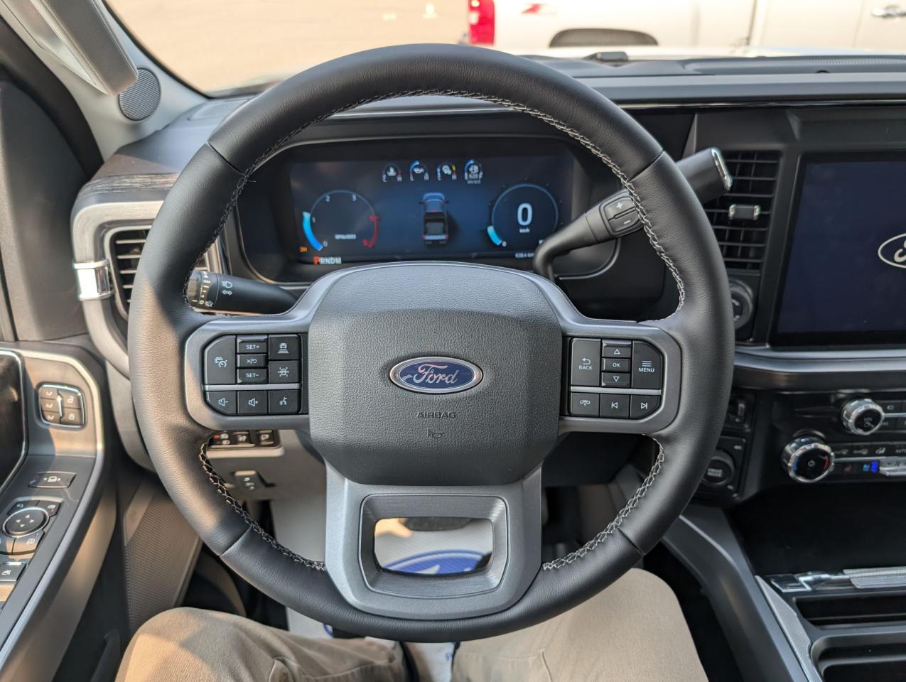 2025 Ford F-250 Super Duty SRW Lariat Photo5