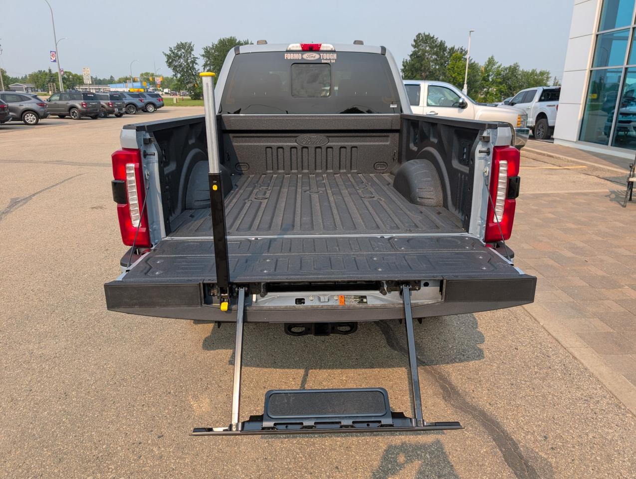 2025 Ford F-250 Super Duty SRW Lariat Photo5