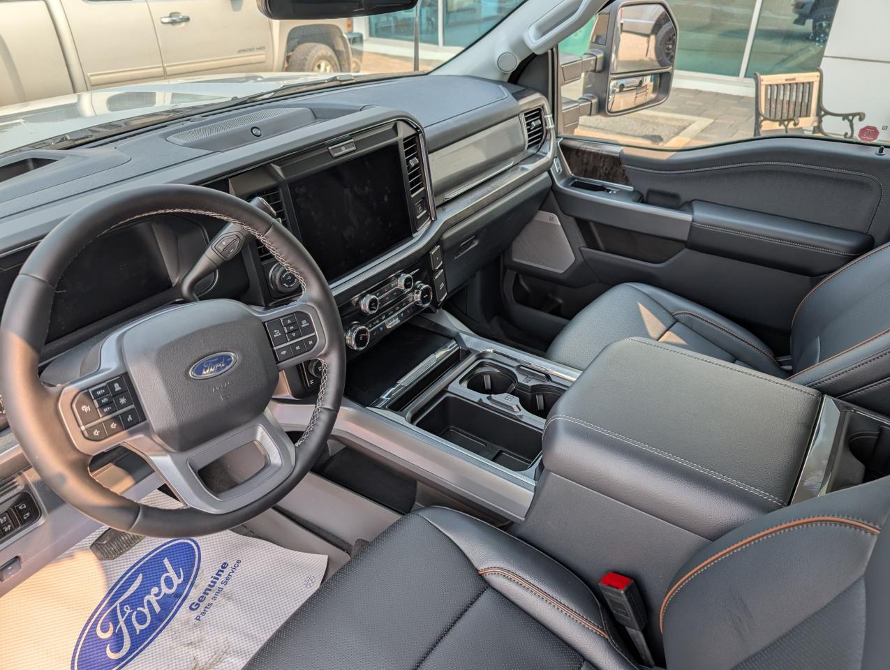 2025 Ford F-250 Super Duty SRW Lariat Photo5