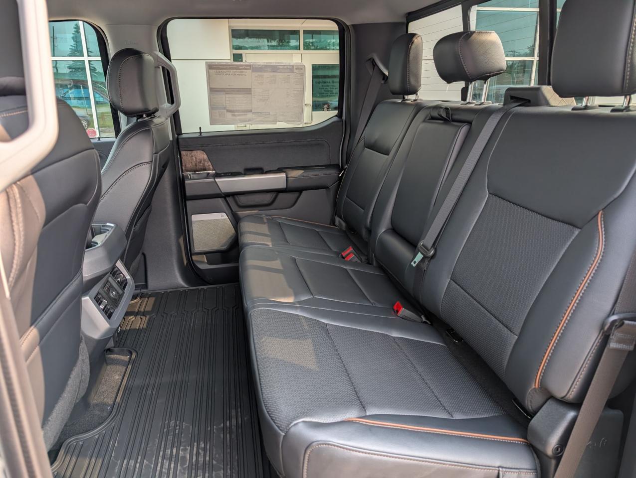 2025 Ford F-250 Super Duty SRW Lariat Photo5