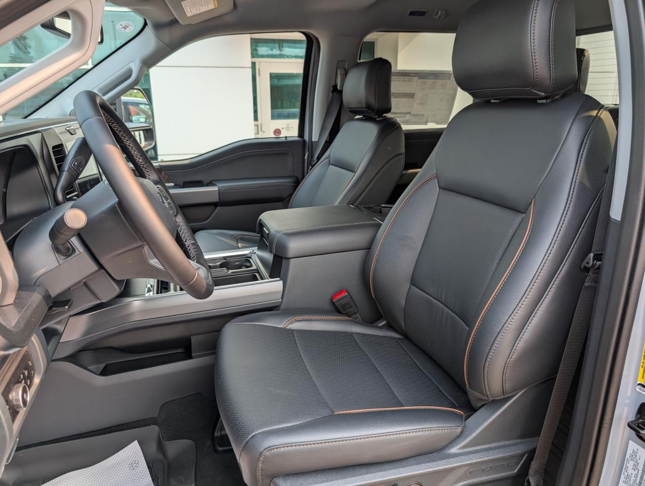 2025 Ford F-250 Super Duty SRW Lariat Photo5