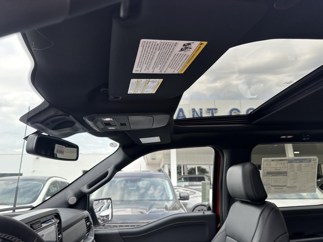 2025 Ford F-150 XLT/COMPANY DEMO!/HARD COVER INCLUDED!!!! Photo