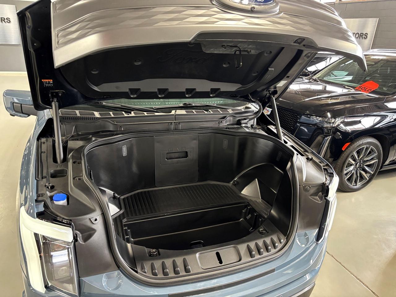 2023 Ford F-150 Lightning LARIAT 4WD|SUPERCREW|EXTENDEDRANGE|AZUREGRAY|NAV|+ - Photo #3