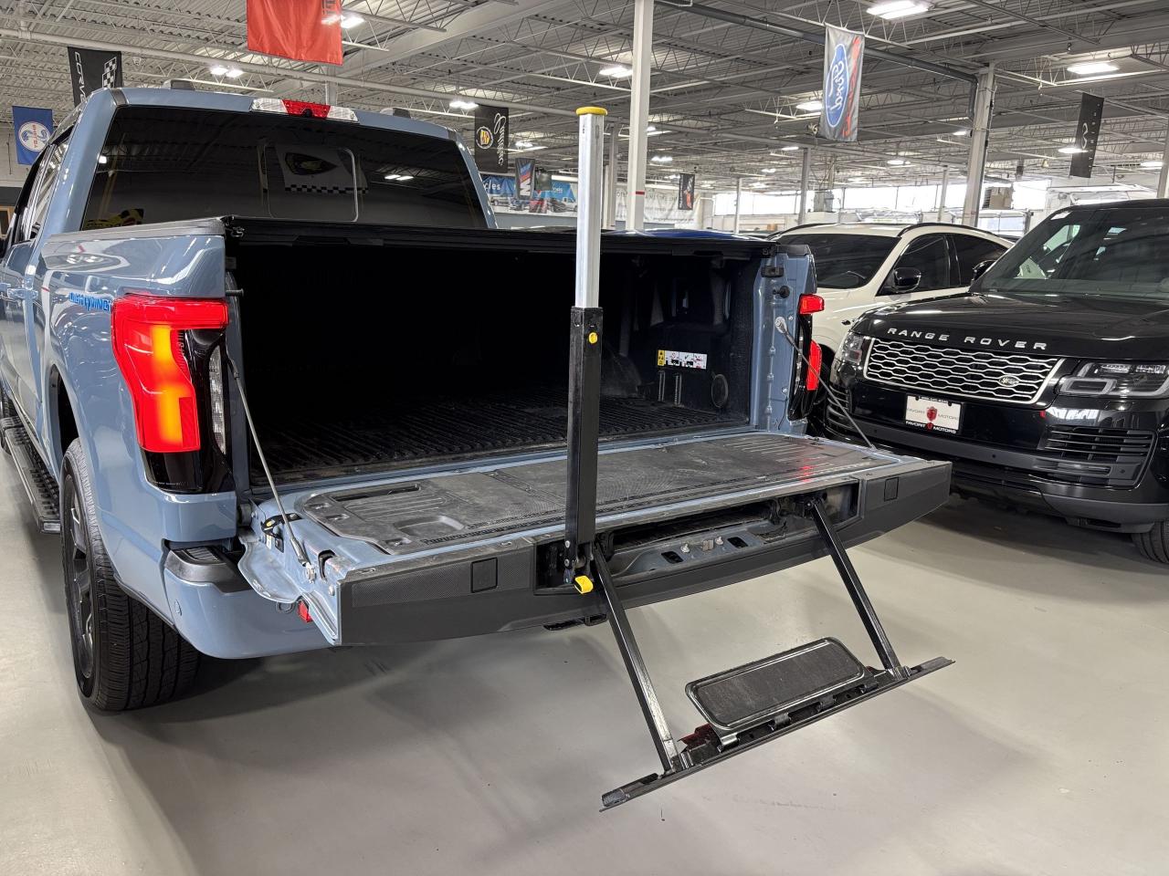 2023 Ford F-150 Lightning LARIAT 4WD|SUPERCREW|EXTENDEDRANGE|AZUREGRAY|NAV|+ - Photo #12