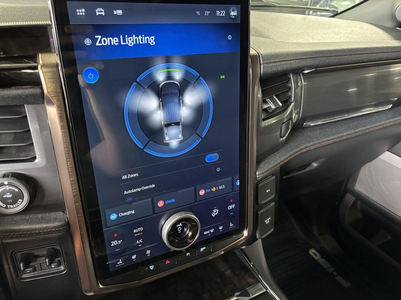 2023 Ford F-150 Lightning LARIAT 4WD|SUPERCREW|EXTENDEDRANGE|AZUREGRAY|NAV|+ - Photo #33