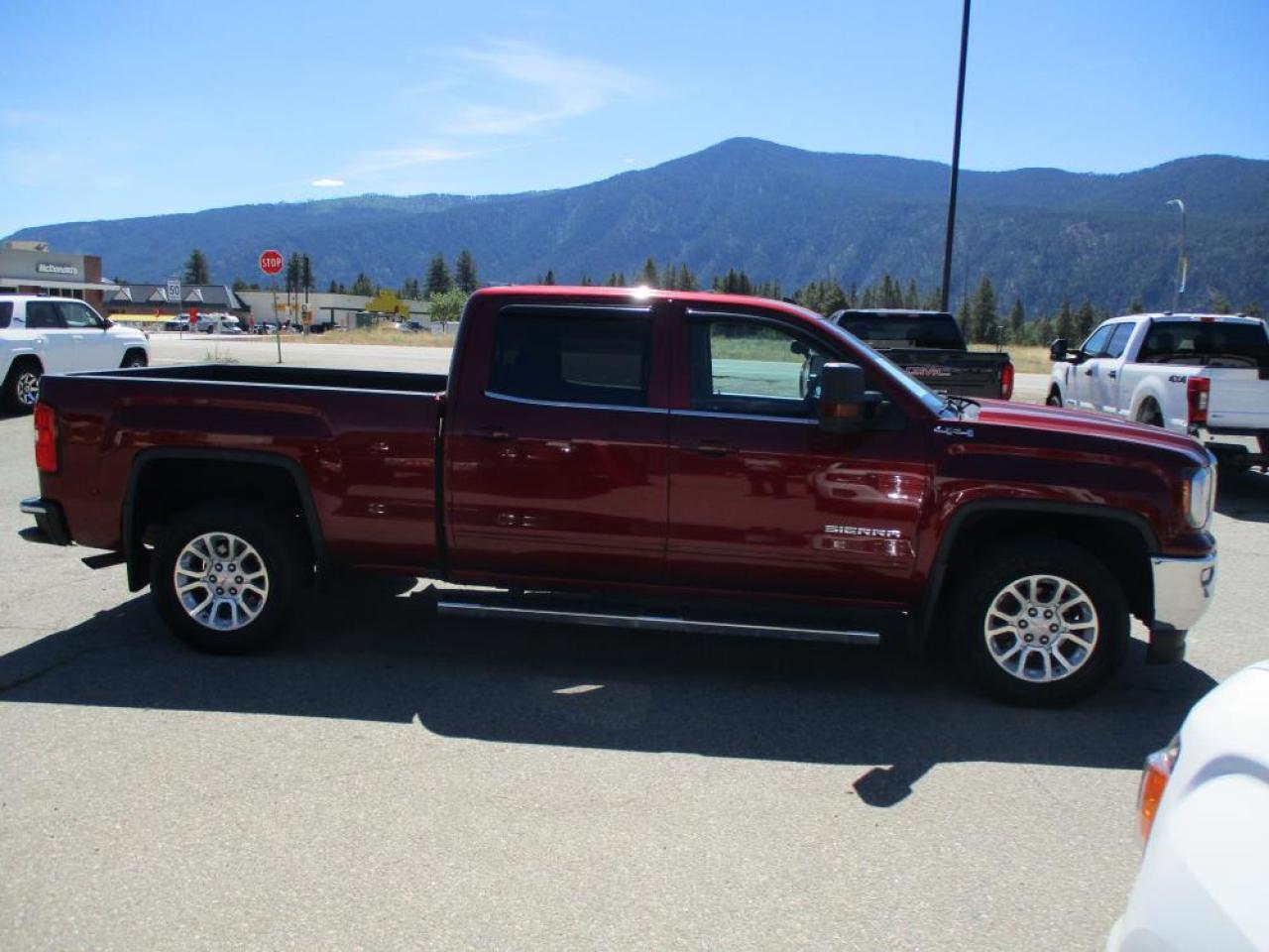 2017 GMC Sierra 1500 SLE CREW CAB 4X4 Photo3