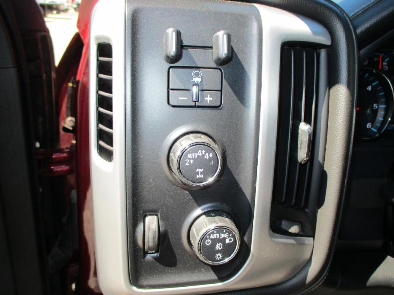 2017 GMC Sierra 1500 SLE CREW CAB 4X4 Photo10