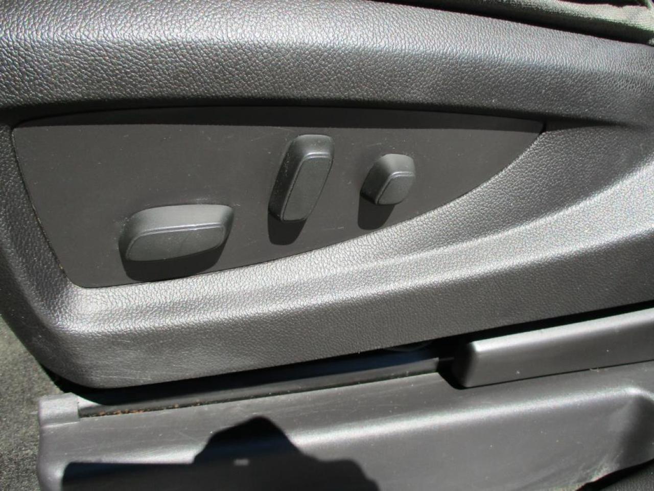 2017 GMC Sierra 1500 SLE CREW CAB 4X4 Photo11