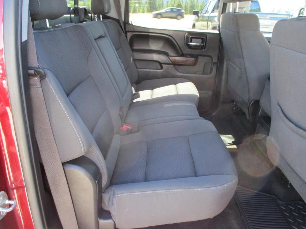 2017 GMC Sierra 1500 SLE CREW CAB 4X4 Photo13