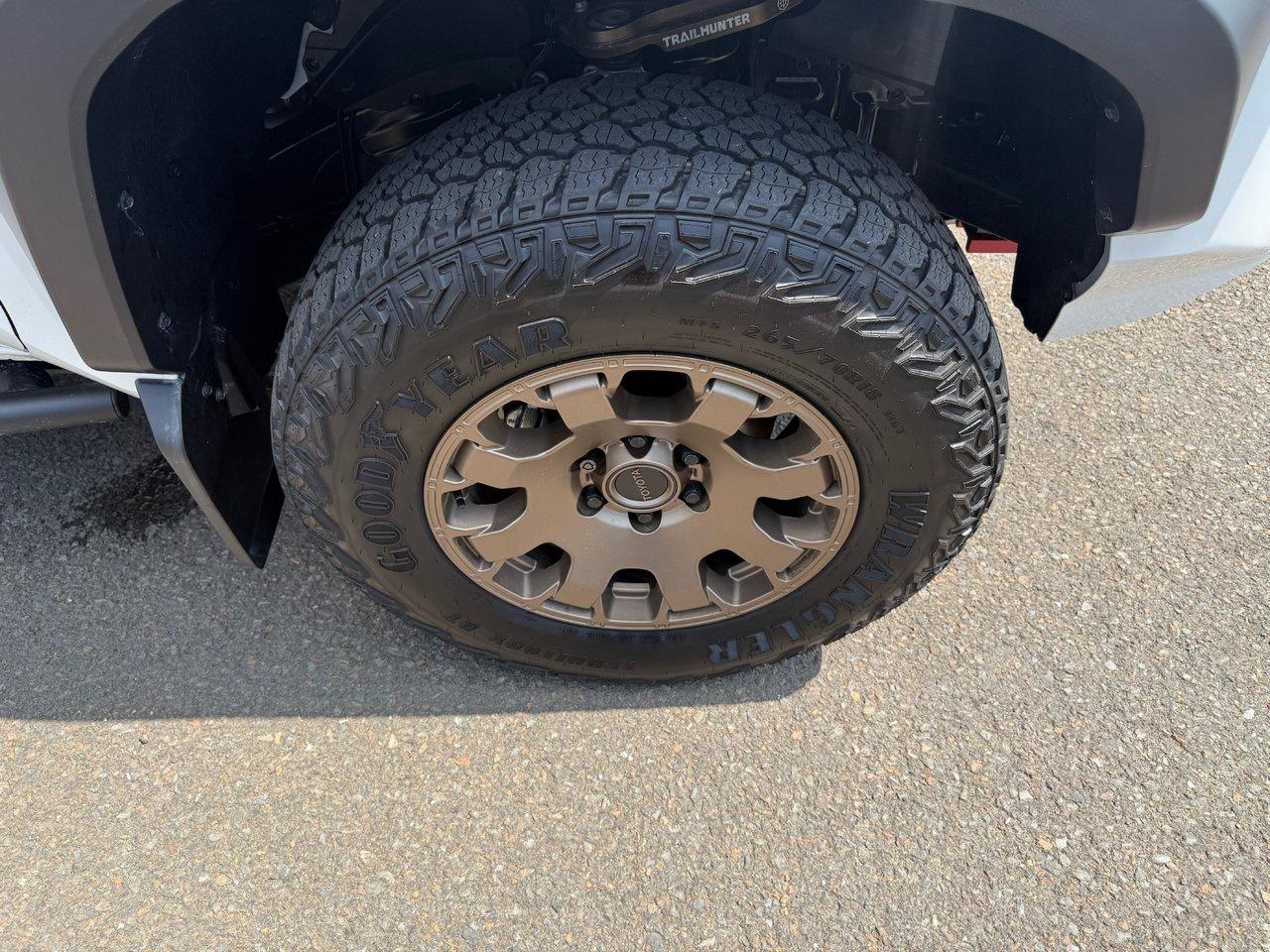 2025 Toyota TACOMA HYBRID Trailhunter Photo3