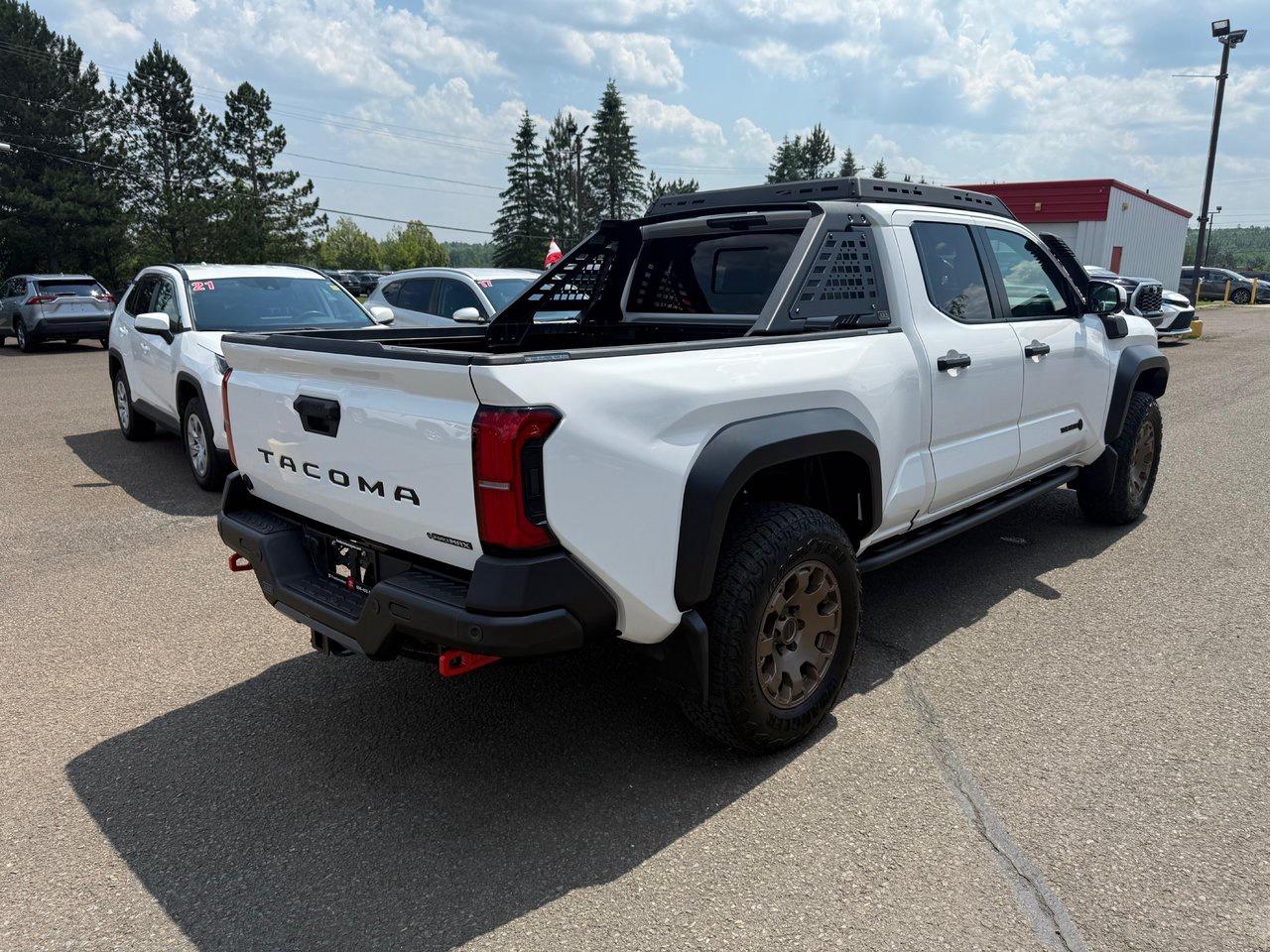 2025 Toyota TACOMA HYBRID Trailhunter Photo4