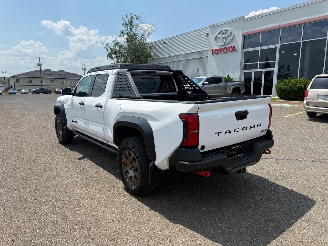 2025 Toyota Tacoma HYBRID TRAILHUNTER Photo4