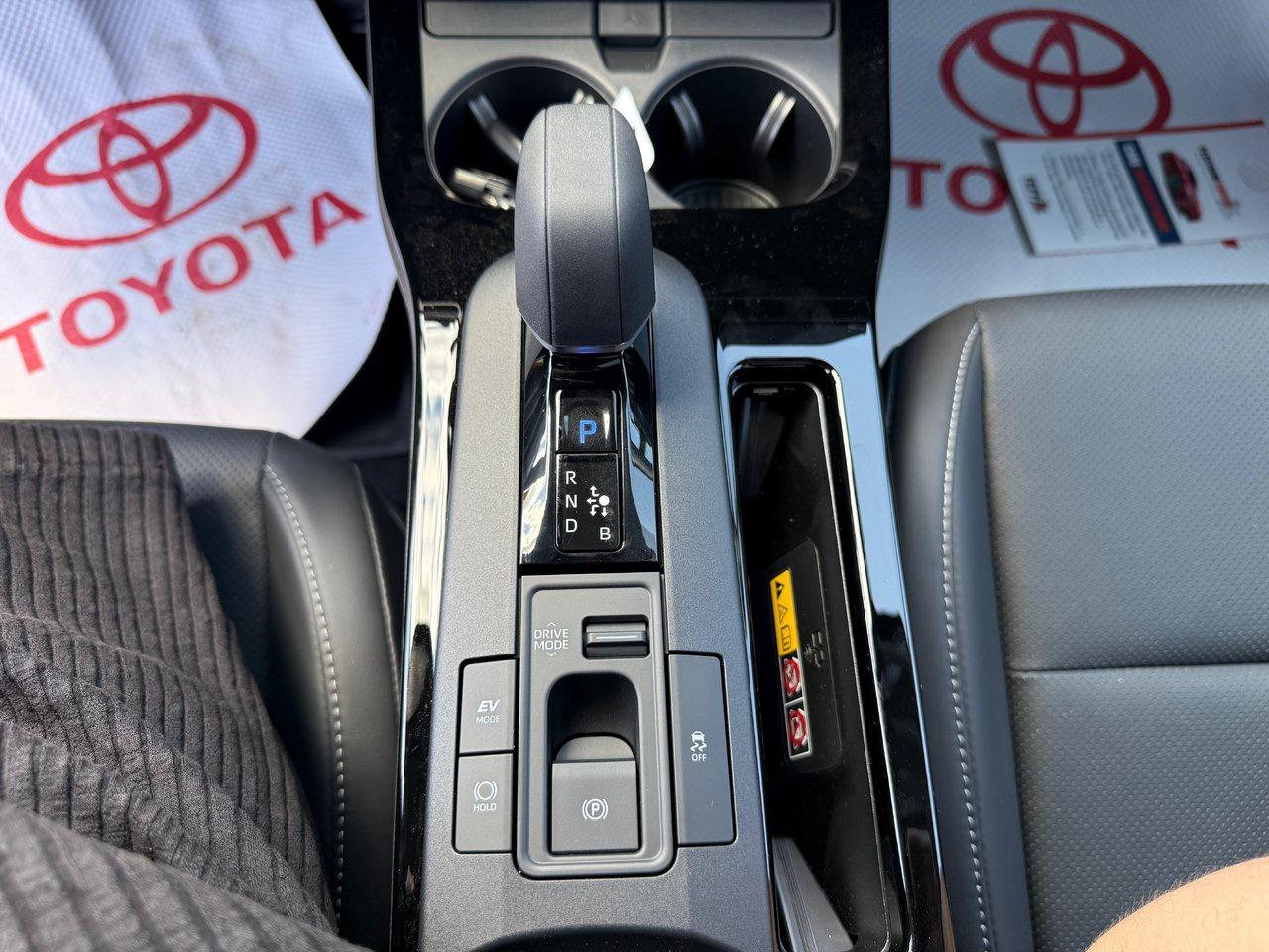 2025 Toyota Prius Limited AWD Photo