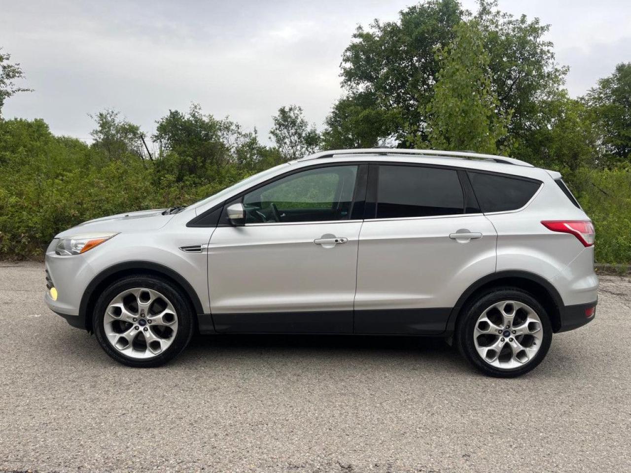 2013 Ford Escape TITANIUM |4WD|TOP OF THE LINE|PANO ROOF|BACK-UP CAM|NAVI|REMOTE STARTER| - Photo #3