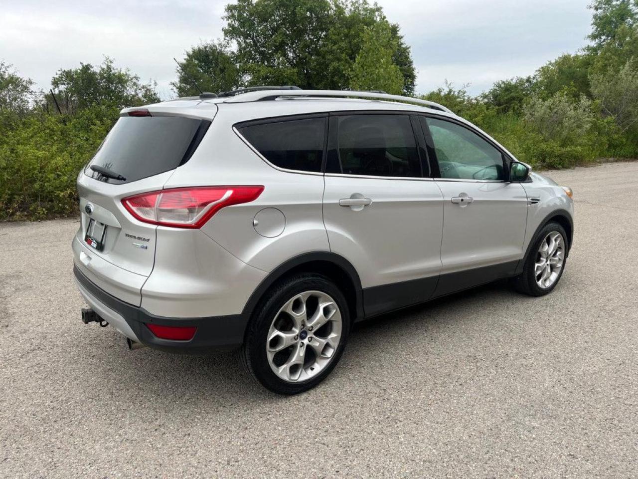 2013 Ford Escape TITANIUM |4WD|TOP OF THE LINE|PANO ROOF|BACK-UP CAM|NAVI|REMOTE STARTER| - Photo #6