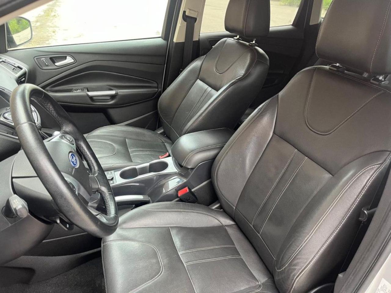 2013 Ford Escape TITANIUM |4WD|TOP OF THE LINE|PANO ROOF|BACK-UP CAM|NAVI|REMOTE STARTER| - Photo #19