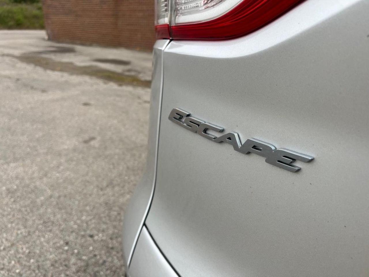 2013 Ford Escape TITANIUM |4WD|TOP OF THE LINE|PANO ROOF|BACK-UP CAM|NAVI|REMOTE STARTER| - Photo #28