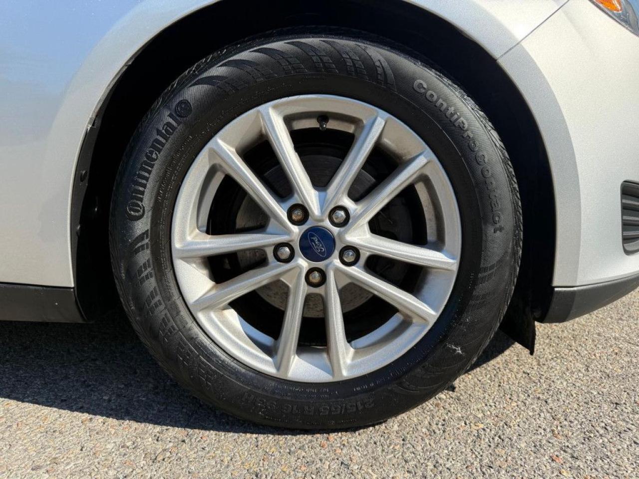2016 Ford Focus SE |LOW KMS|BACK-UP CAM|BLUETOOTH|ALLOY WHEELS| - Photo #10