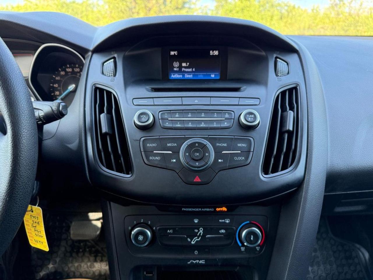 2016 Ford Focus SE |LOW KMS|BACK-UP CAM|BLUETOOTH|ALLOY WHEELS| - Photo #16