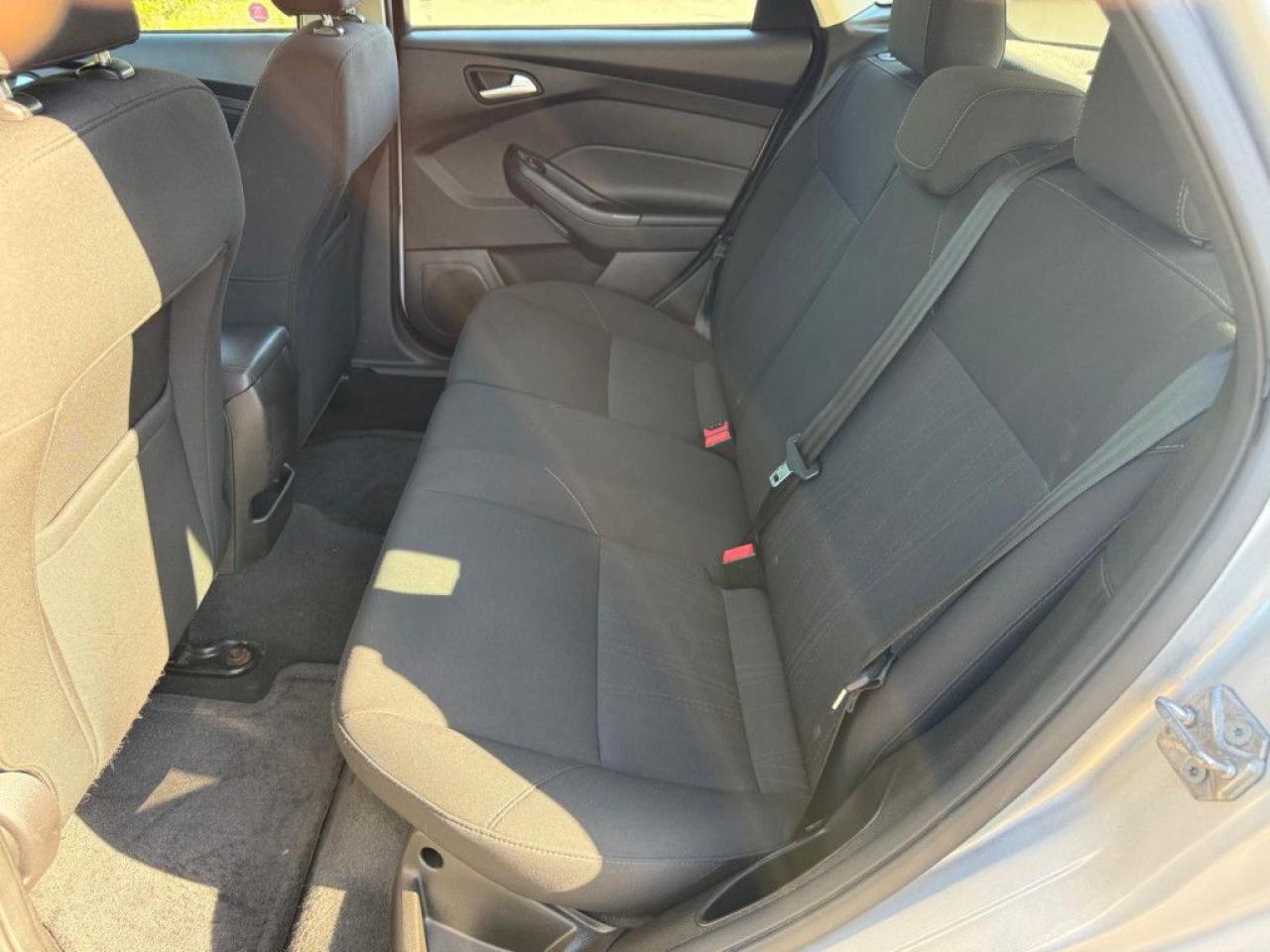 2016 Ford Focus SE |LOW KMS|BACK-UP CAM|BLUETOOTH|ALLOY WHEELS| - Photo #18