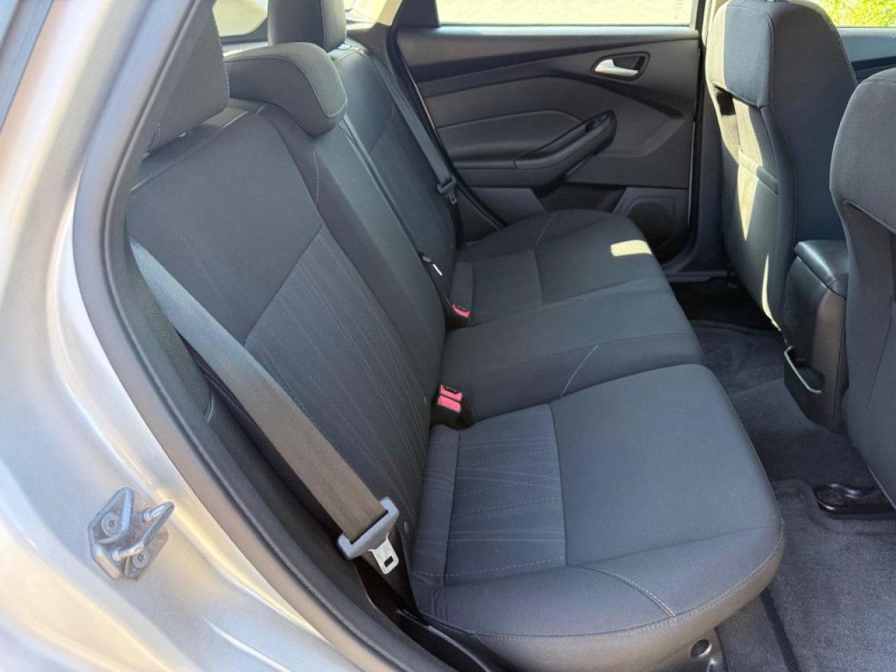 2016 Ford Focus SE |LOW KMS|BACK-UP CAM|BLUETOOTH|ALLOY WHEELS| - Photo #19