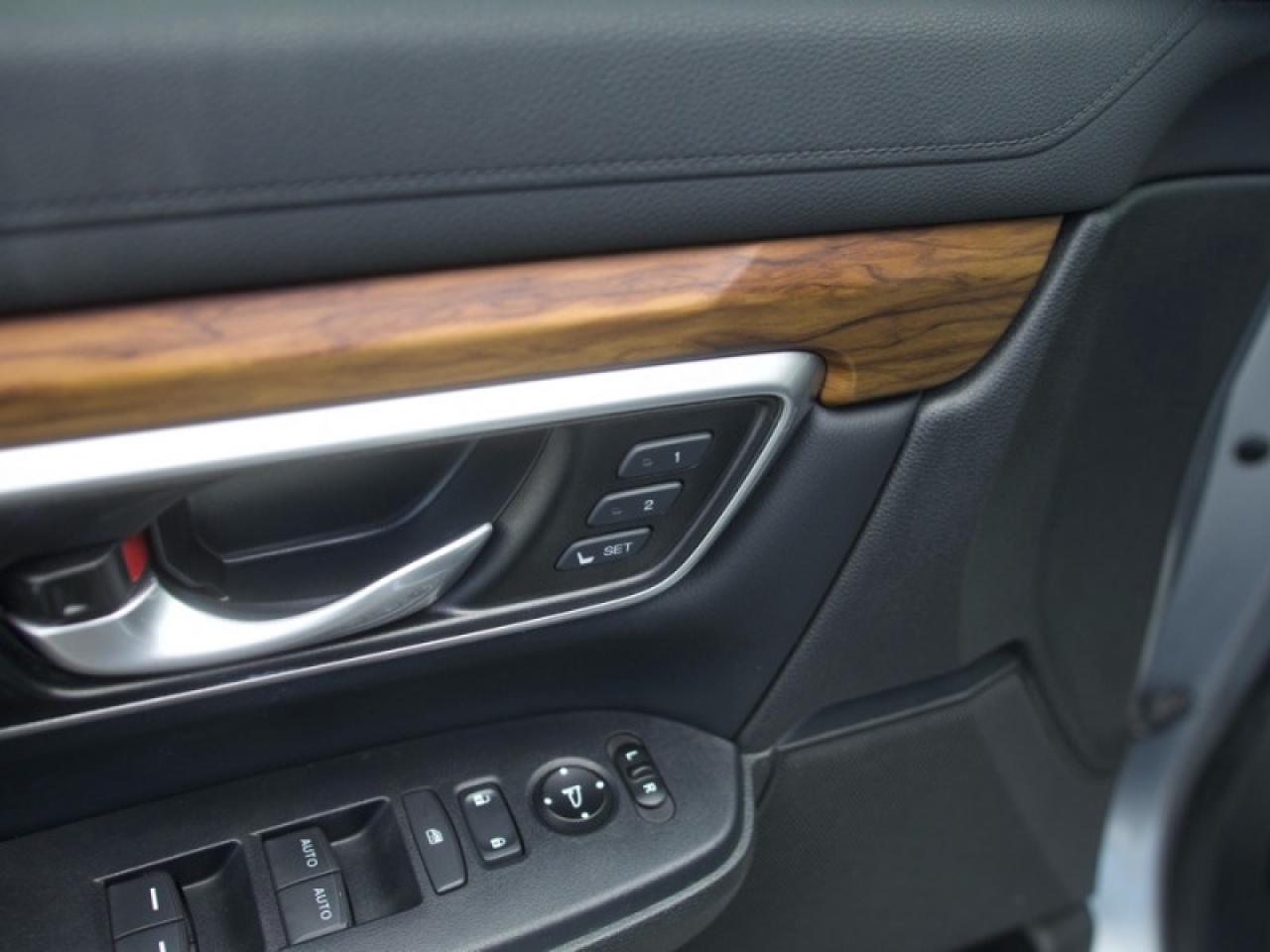 2019 Honda CR-V EX-L  **LOW MILEAGE** Photo