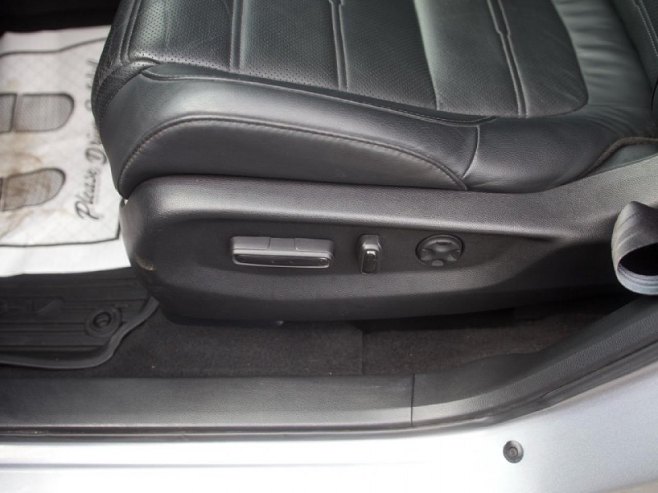 2019 Honda CR-V EX-L  **LOW MILEAGE** Photo