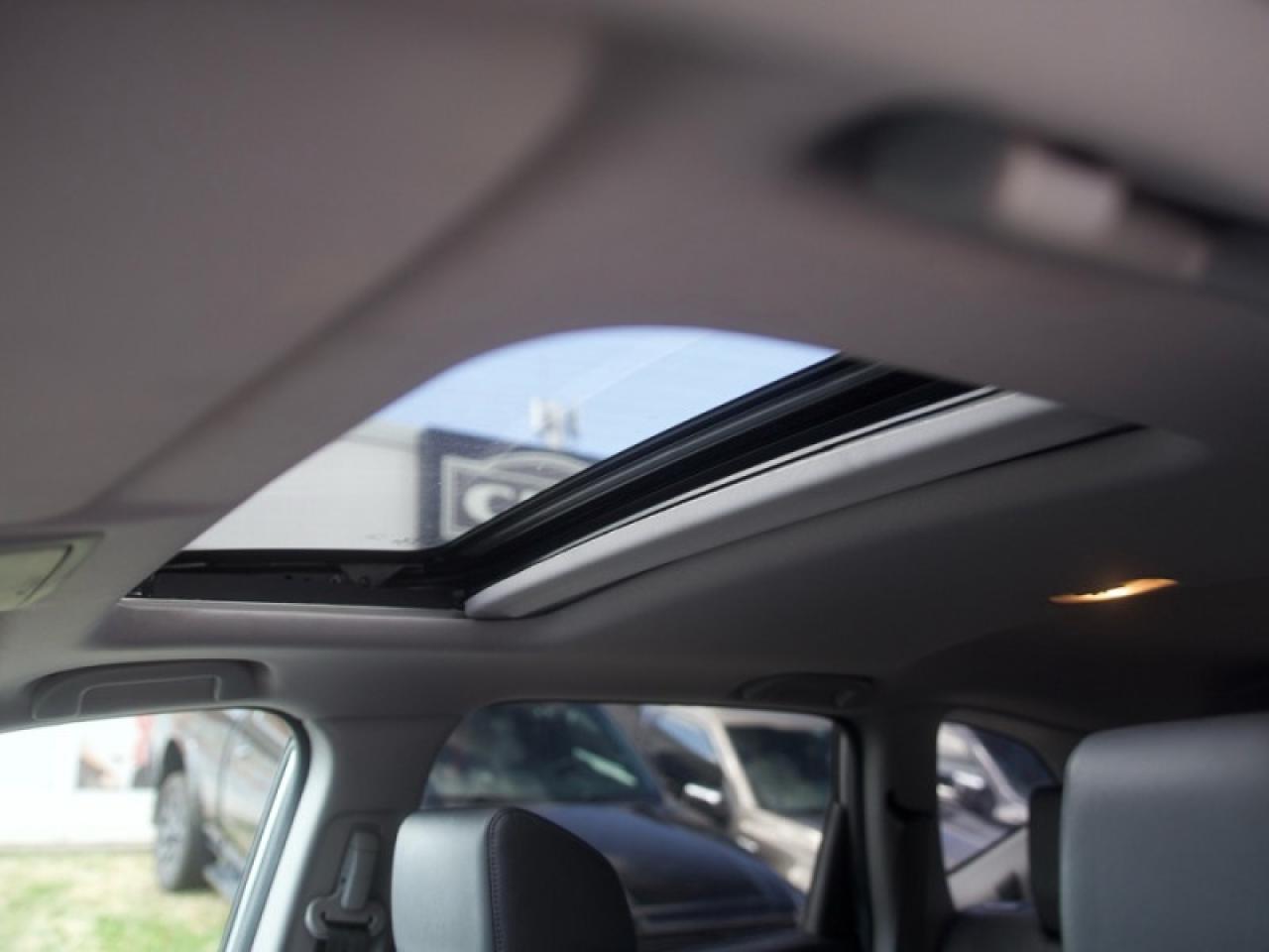 2019 Honda CR-V EX-L  **LOW MILEAGE** Photo