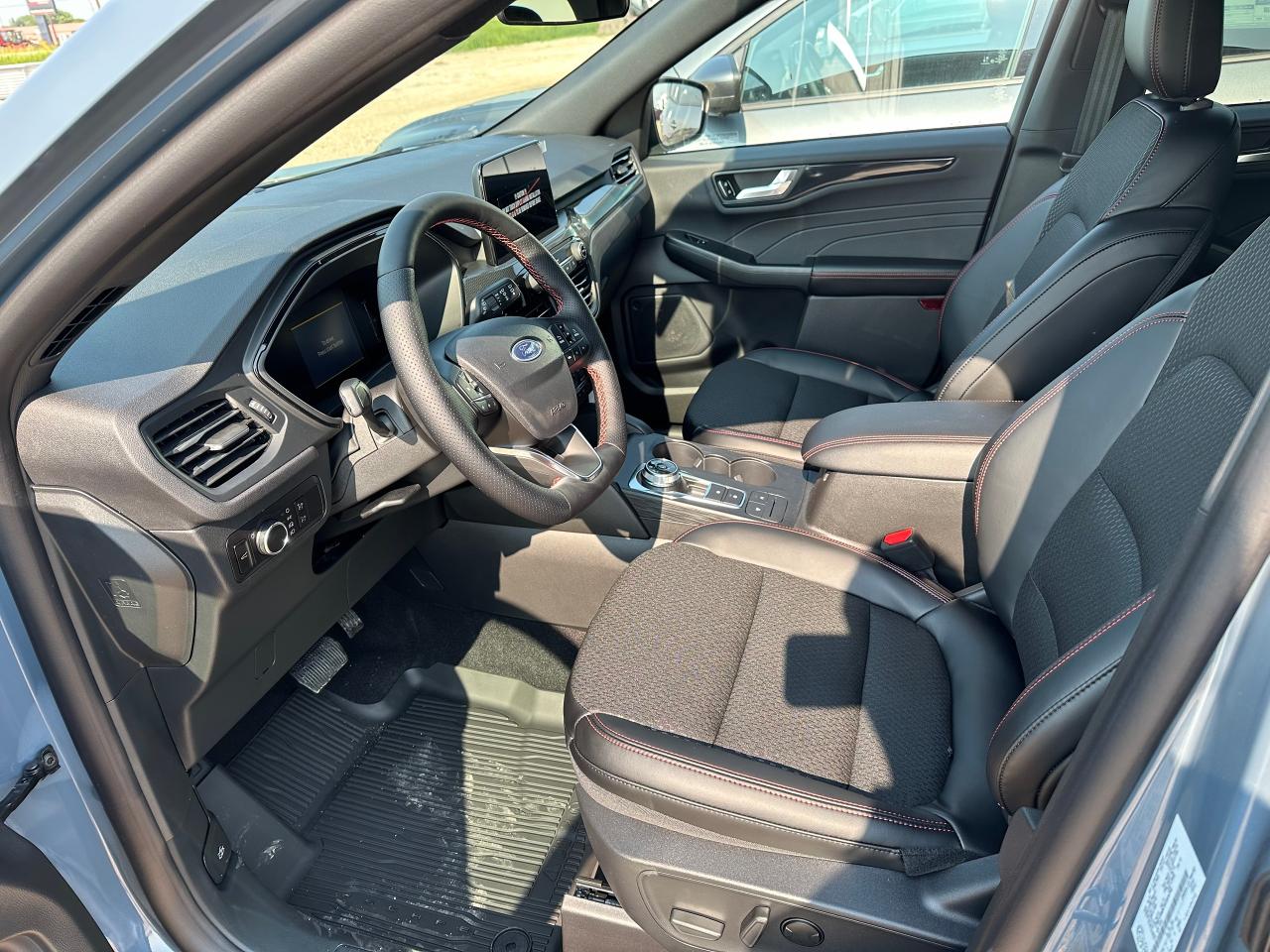 2025 Ford Escape ST-LINE AWD 300A Photo5