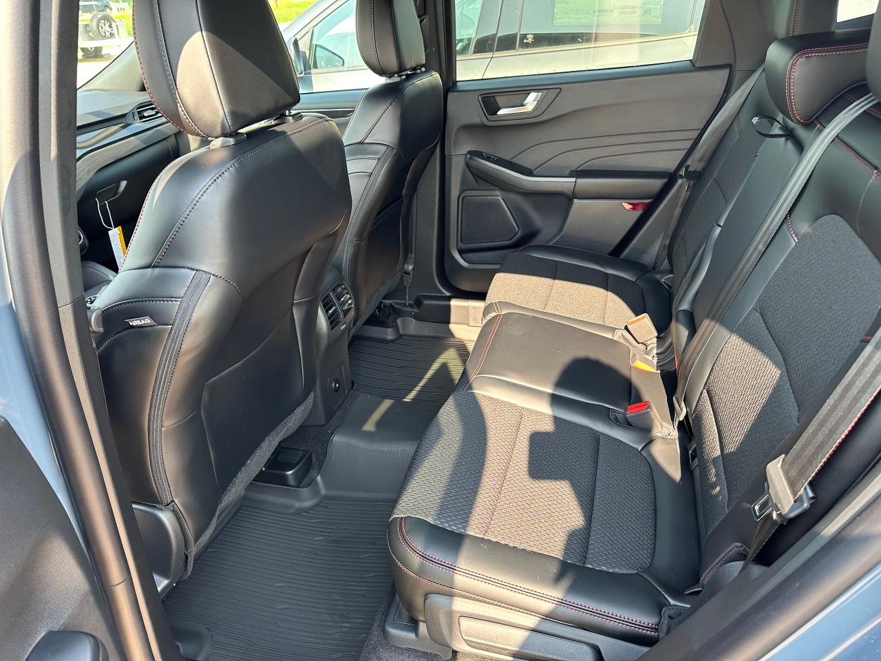2025 Ford Escape ST-LINE AWD 300A Photo5