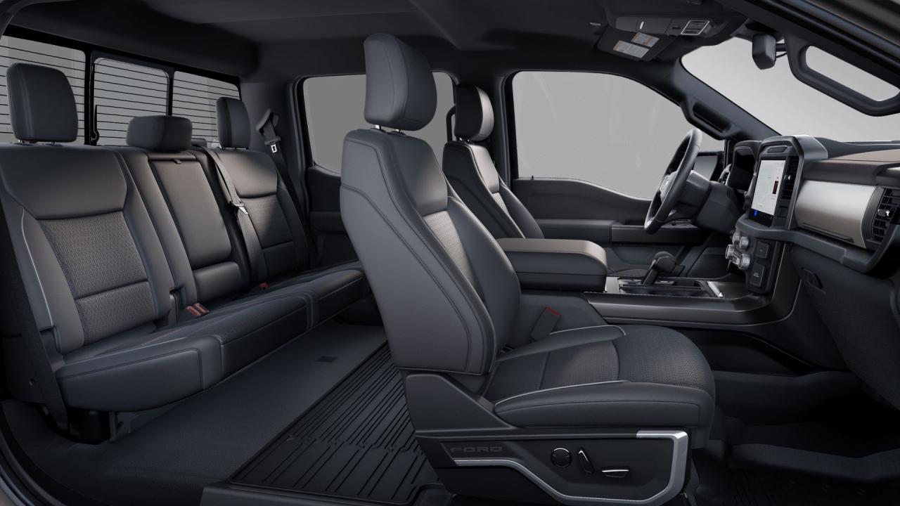 2025 Ford F-150 LARIAT 4WD SuperCrew 5.5' Box 501A Photo5