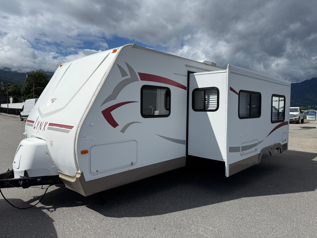 Used 2007 Prowler LYNX 290BHS for sale in Salmon Arm, BC