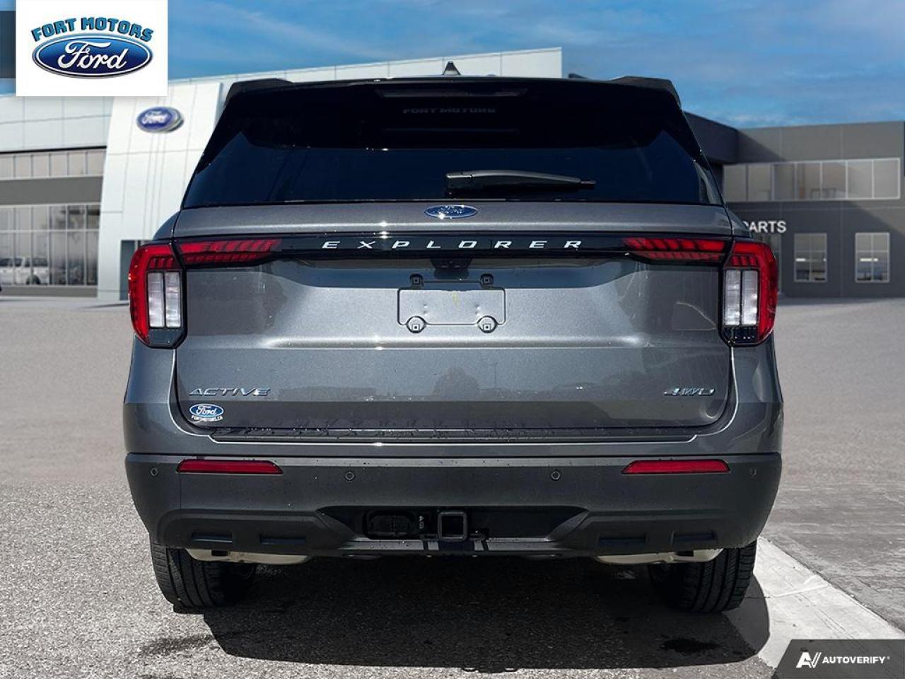 2025 Ford Explorer Active Photo4