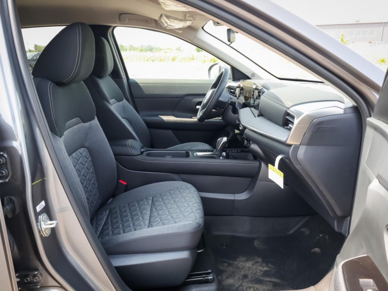 2025 Nissan Kicks SV  - Heated Seats Photo