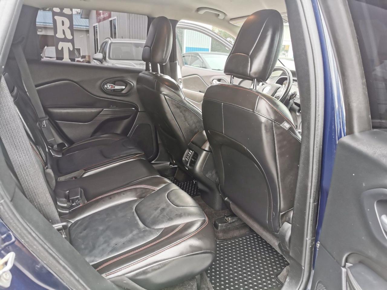 2016 Jeep Cherokee Trailhawk - Photo #19