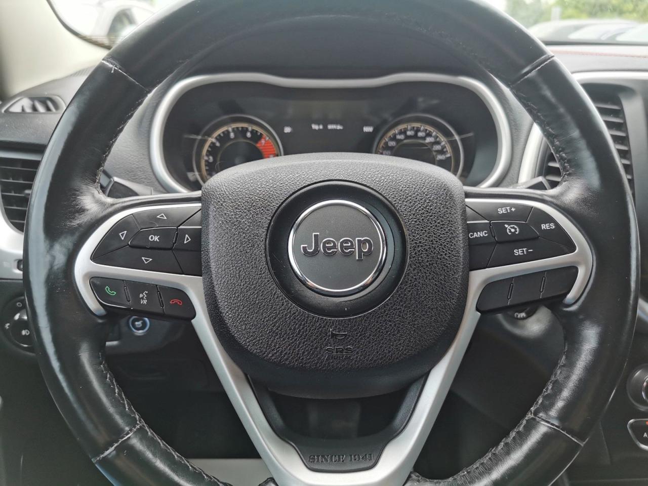 2016 Jeep Cherokee Trailhawk - Photo #25