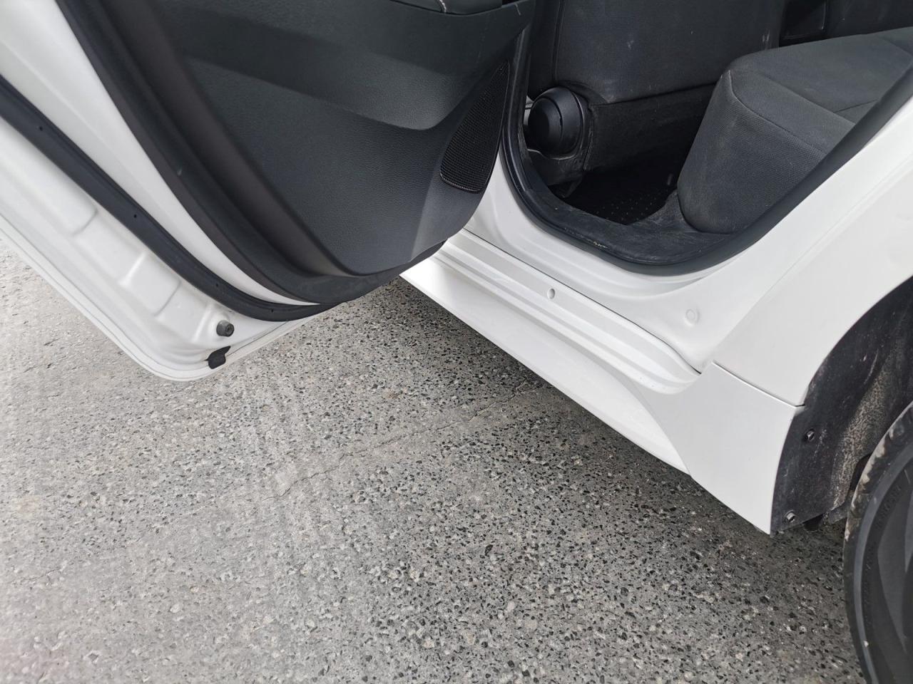 2020 Toyota Corolla SE - Photo #13