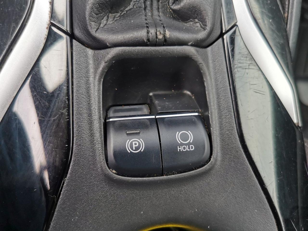 2020 Toyota Corolla SE - Photo #20