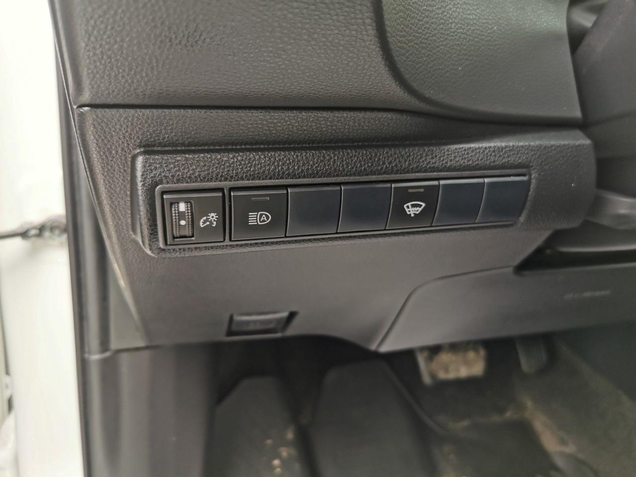 2020 Toyota Corolla SE - Photo #23