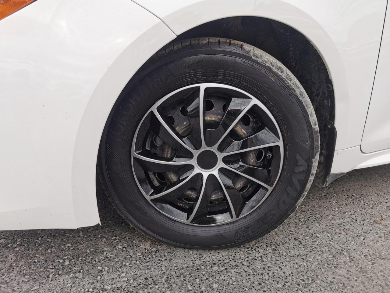 2020 Toyota Corolla SE - Photo #22